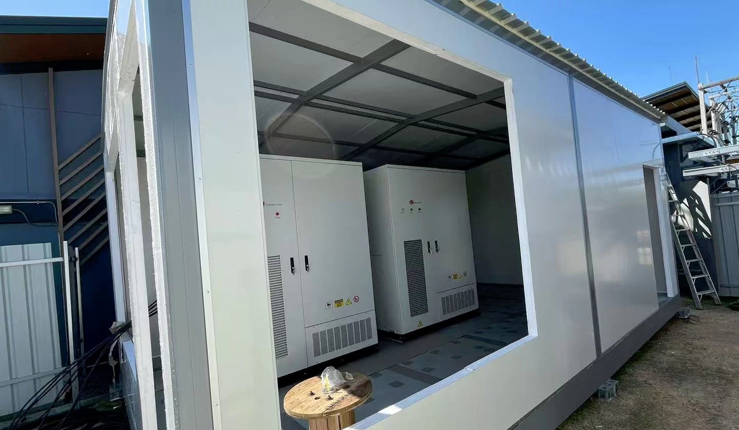 HT infinitepower 135 kW / 261 kWh commercieel energieopslagsysteem projectcase